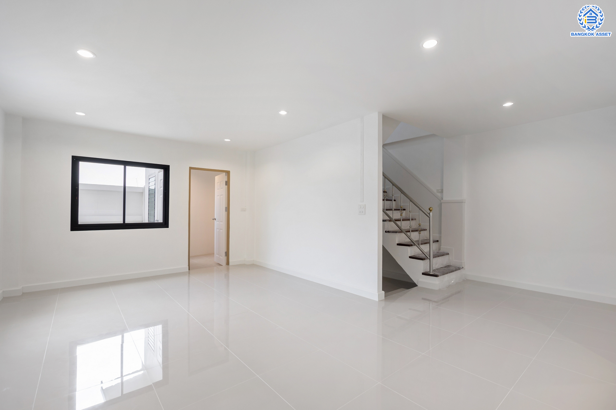 บ้านมือสองตกแต่งใหม่ ม.บ้านสวน5 กลางเมือง พิบูลย์สงคราม บ้านแฝด 3 ชั้น พร้อมอยู่ เนื้อที่ 32.9 ตร.ว. ฟังก์ชัน 4 ห้องนอน 3 ห้องน้ำ จอดรถได้ 2 คัน บนสุดยอดทำเล! เชื่อมถนนพิบูลย์สงคราม, วงศ์สว่าง, นครอินทร์ และติวานนท์ ใกล้จุดขึ้นทางด่วนศรีรัช-วงแหวนรอบนอก และรถไฟฟ้า "สถานีแยกติวานนท์"